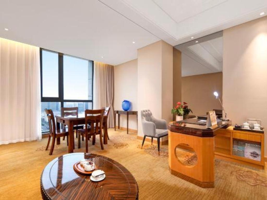 Jin Jiang Mingcheng Hotel Йенчън Екстериор снимка